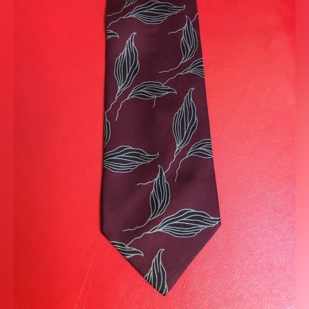 Vintage Giorgio Armani Pure Silk Tie 55” x 3.25”